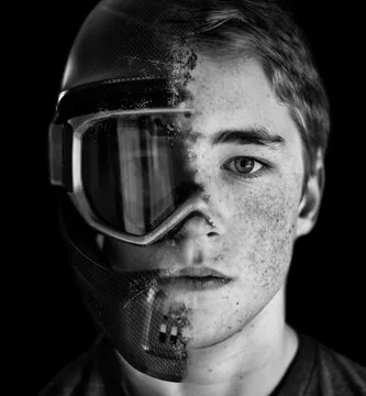 使用手机完成官方注册的用户形象展示